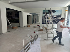 Finitions intérieures du showroom BYD