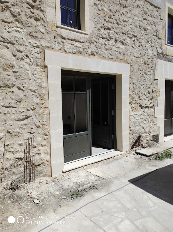 Entrée et façade en pierre à Libourne